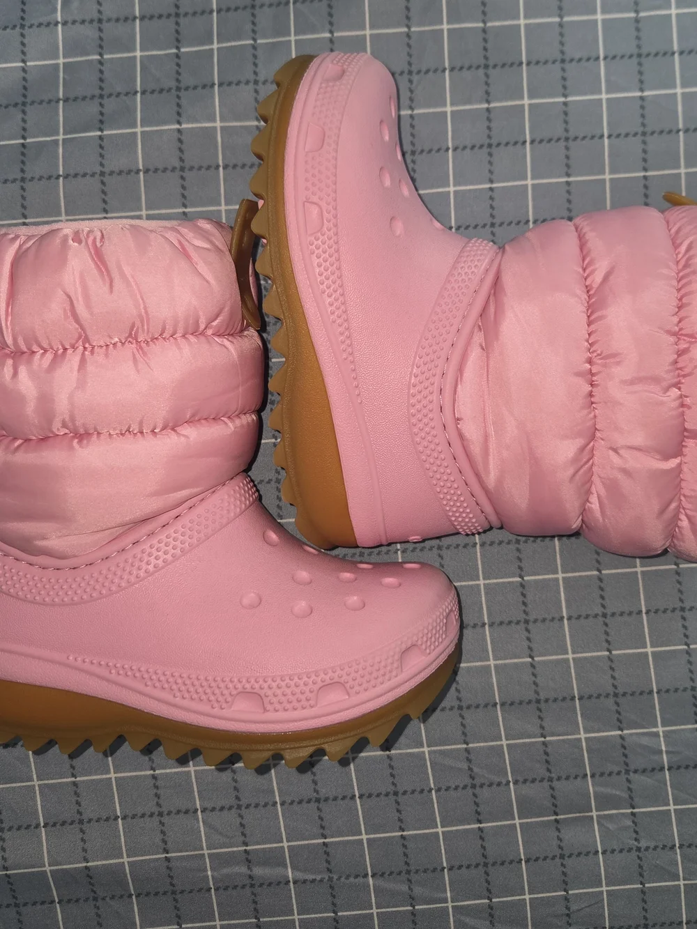CROCS Kids Pink Puffer Snow Boots with Brown Tread Size 9 Toddler